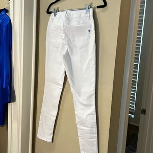 White jeans 1822 denim